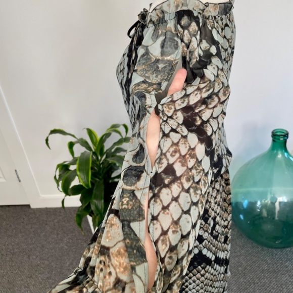 ** SOLD ** Jessica Simpson Snake Print Hi/Lo Dress. Size 12 - Picture 8 of 16